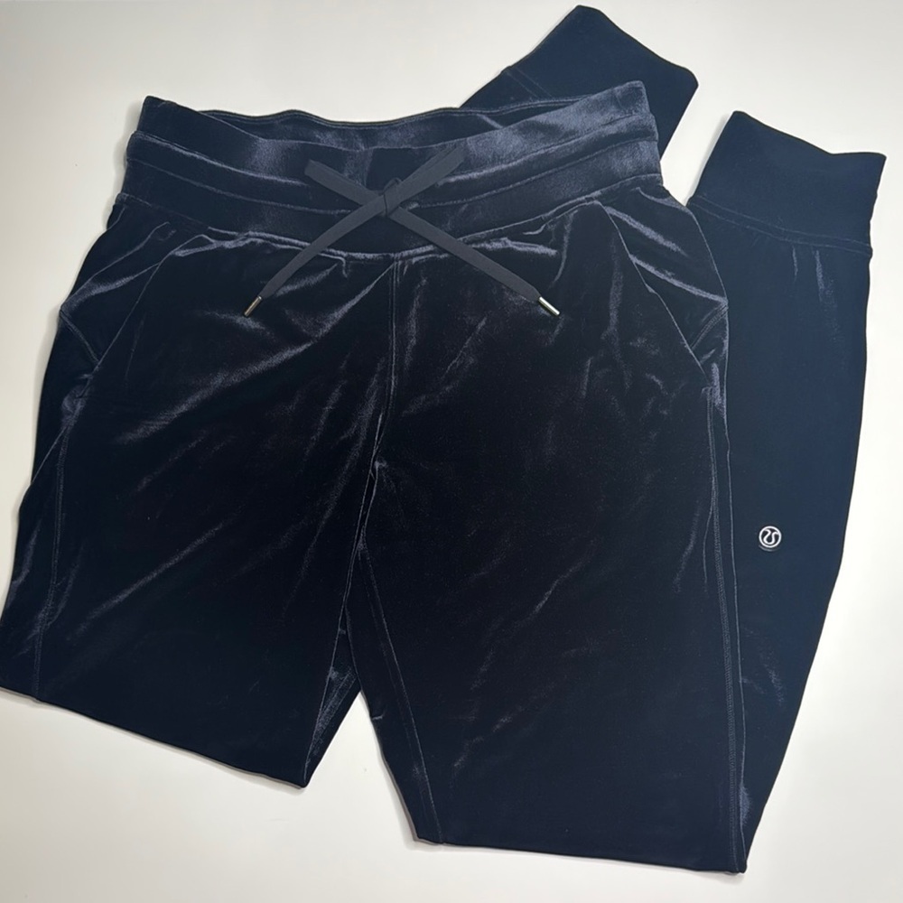 Lululemon Ready to Crush High-Rise Velour Jogger *Full Length - Picture 6 of 12